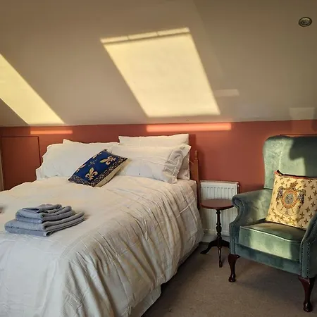 Elegant Relaxed Studio