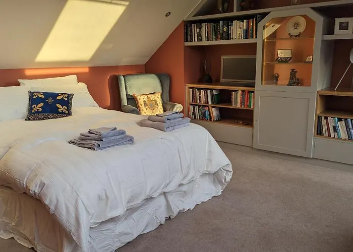 Elegant Relaxed Studio Bed & Breakfast 3*