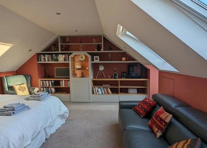 Elegant Relaxed Studio